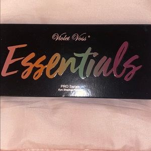 Violet Voss essentials eyeshadow palette